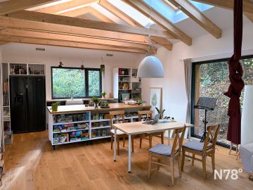 Dřevostavba rekreačního domu - hlavní prostor.