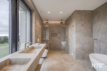 Rekonstrukce rodinného domu Průhonice - koupelna majitele.