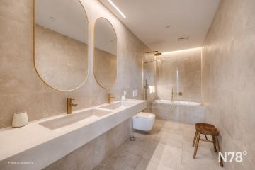 Rekonstrukce rodinného domu Průhonice - luxusní koupelna.